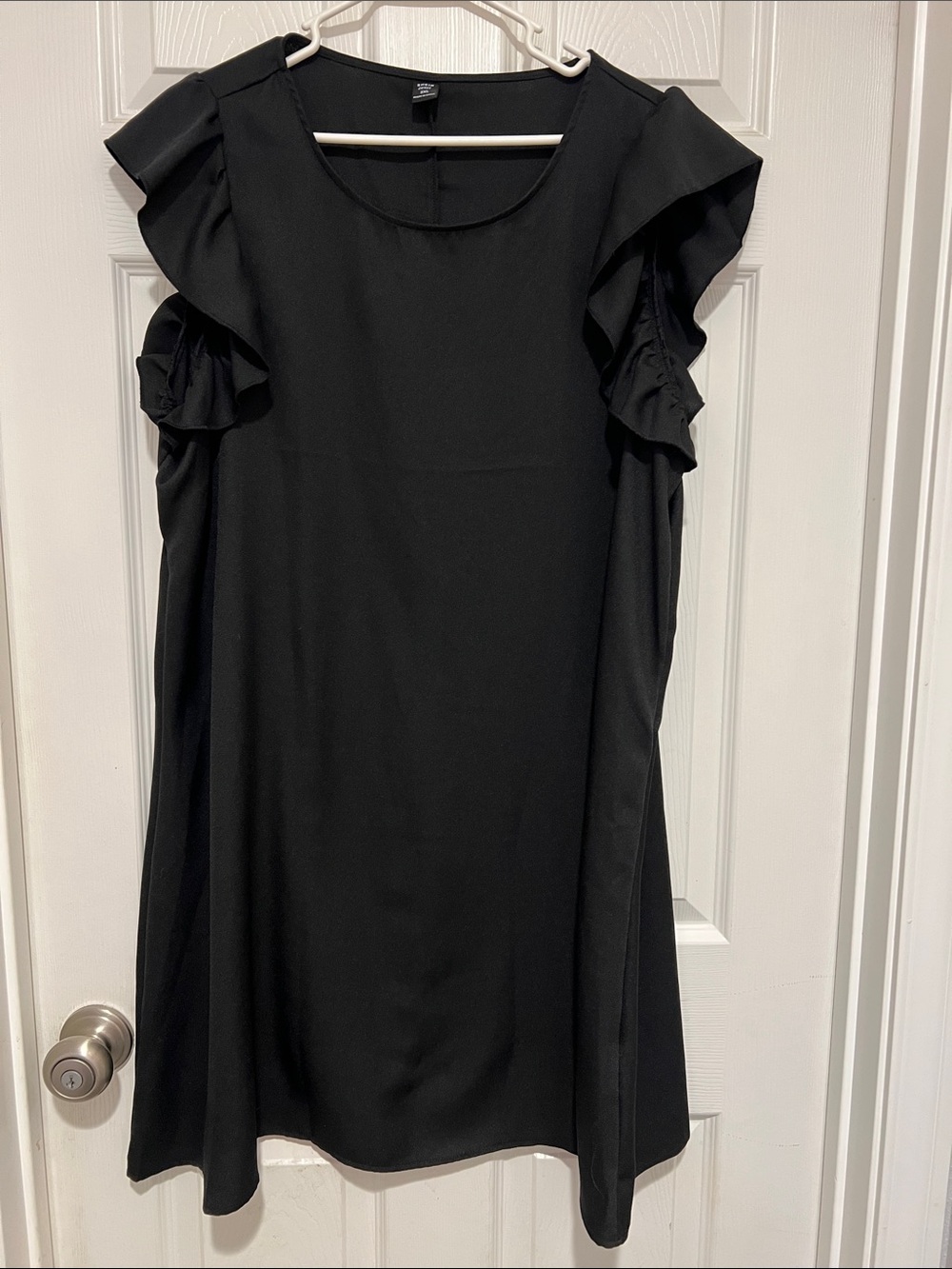 SHEIN Curve Black Dress with Ruffle Detail